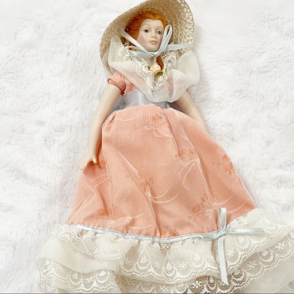 Avon Porcelain Doll Vintage 1980s - Picture 7 of 7